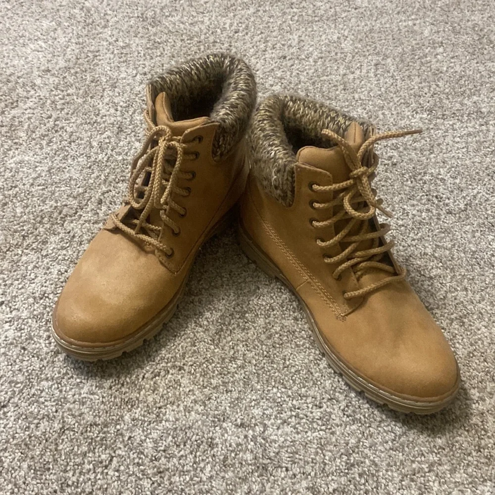 Lace up boots - Picture 3 of 6